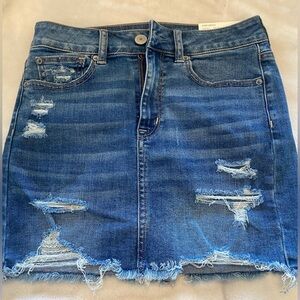 NEW !! American Eagle Outfitters Medium Wash Denim Mini Skirt